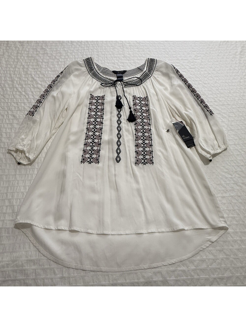 Ali Miles Embroidered Tunic Top Geo Tribal Boho Tassel Tie Neck M Medium NWT